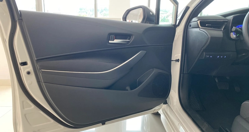 Suzuki Swace cena 123590 przebieg: 10, rok produkcji 2022 z Łapy małe 211